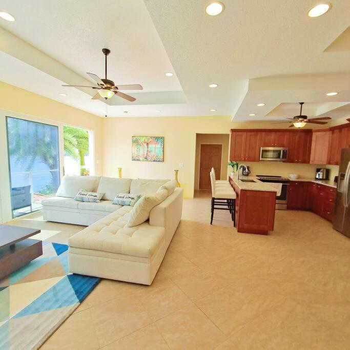 Sailfish Villa Luxury Beachfront Estate Magens Bay Cruz Bay Eksteriør billede